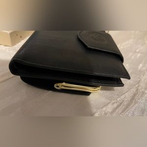 Buxton leather wallet